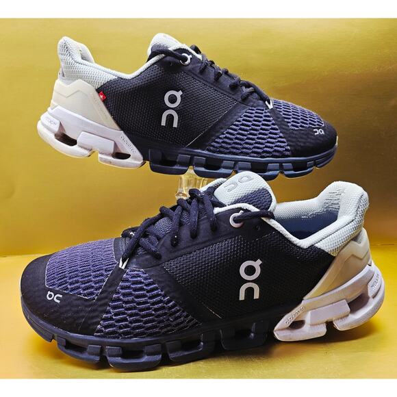 On Shoes - Oncloud Women 9.5 Comfy footwear